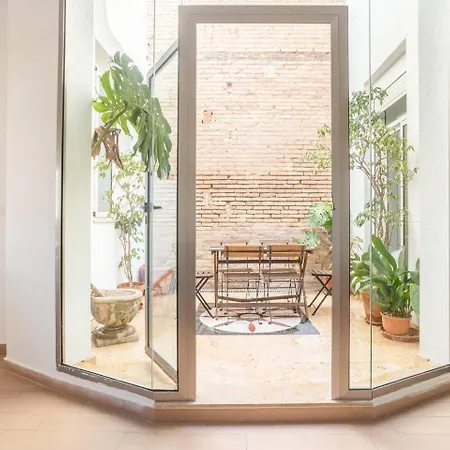 The White * Валенсия