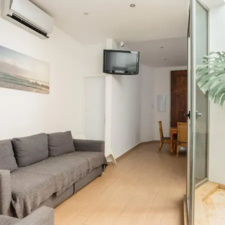 The White * Valência